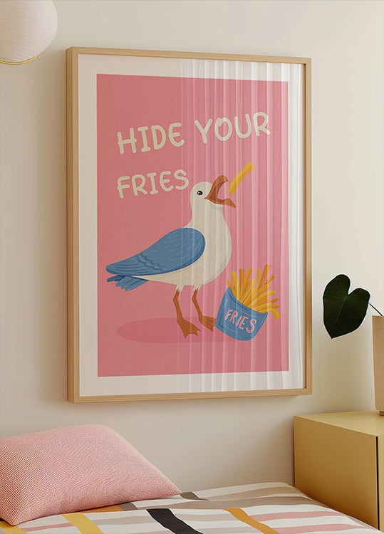 Poster illustrativo umoristico con gabbiano e patatine fritte