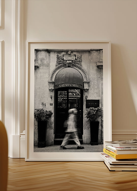 Poster in bianco e nero con ingresso storico dell'hotel