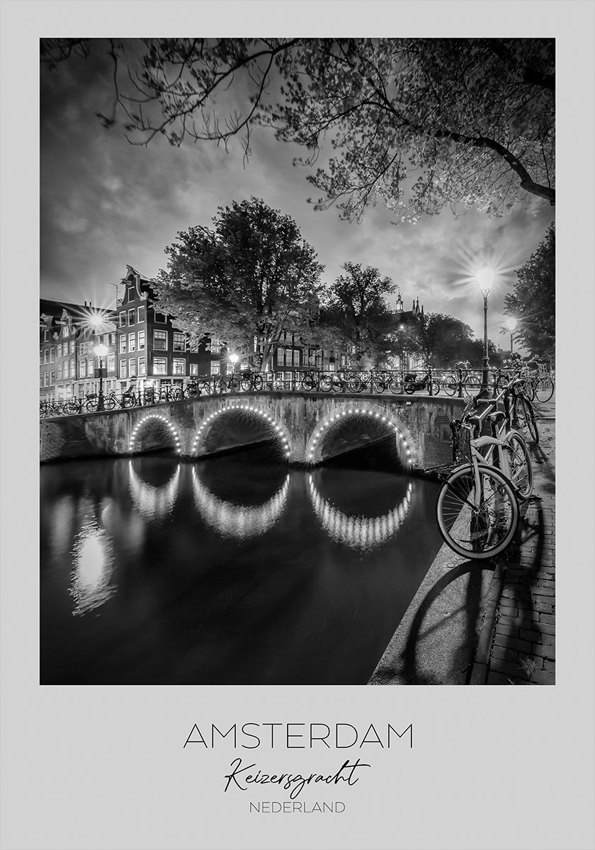 In primo piano: AMSTERDAM Idilliaco paesaggio notturno dal Keizersgracht Poster