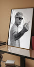 Anthony Bourdain Middle Finger Plakat - Posterbox.dk