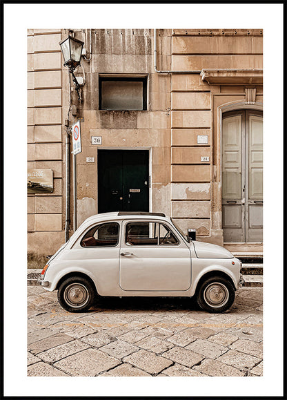 Manifesto di auto d'epoca in ambiente urbano