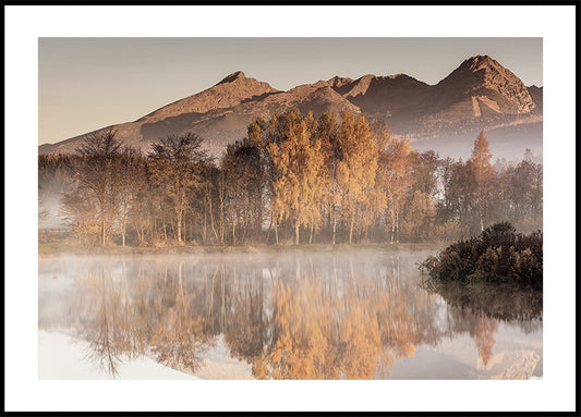 Poster di riflessione autunnale nebbiosa