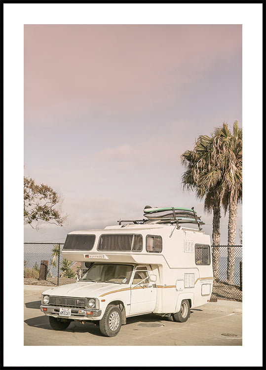 Camper d'epoca parcheggiato