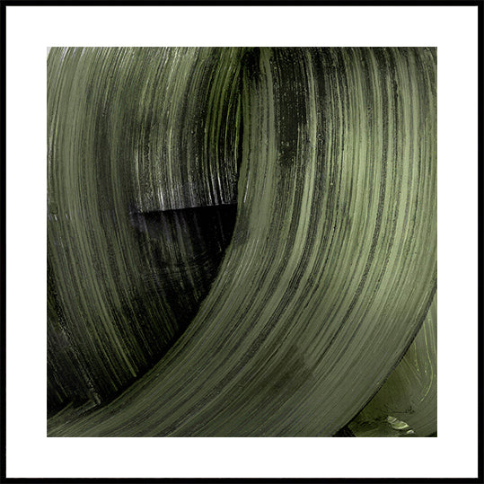 L'immagine è un primo piano di una superficie strutturata, di colore verde, forse una foglia o un tessuto. La superficie presenta uno schema ripetuto di linee verticali e curve, creando un senso di movimento e profondità. L'immagine non contiene oggetti o azioni distinguibili e non vengono catturate azioni o movimenti specifici. L'immagine è una composizione di natura morta, incentrata sulla trama e sul motivo della superficie verde.