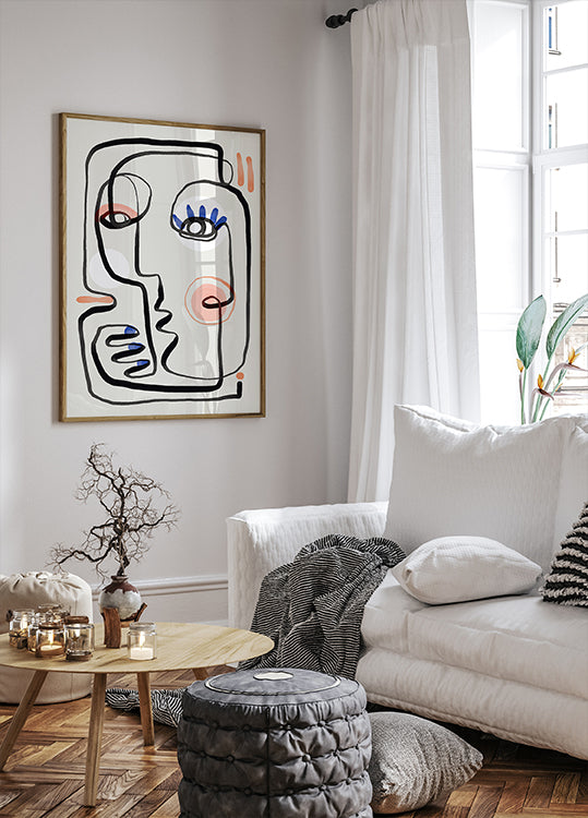 Donna Con Il Poster Di Smalto Per Unghie