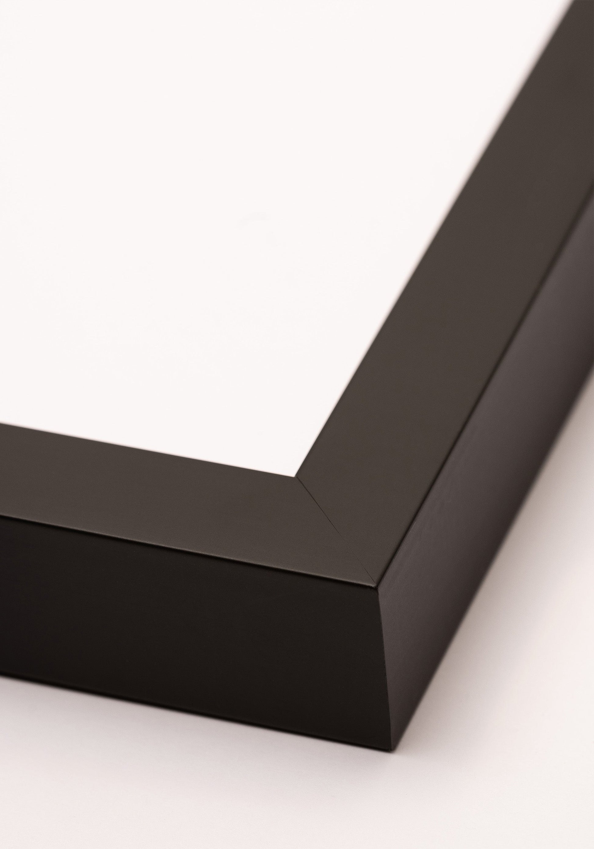 Cornice in legno Premium Nielsen Nero
