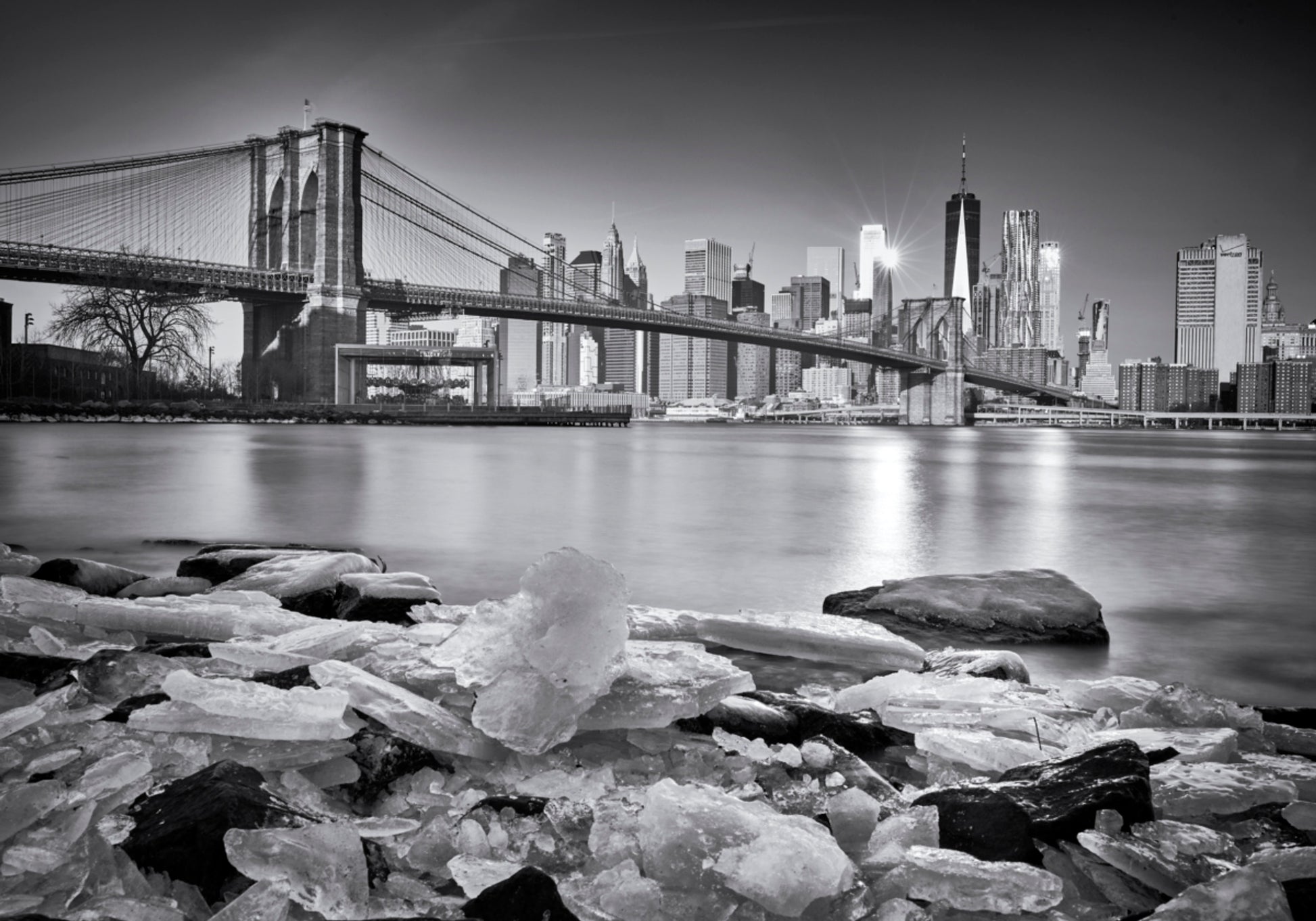 Vista invernale del ponte di Brooklyn