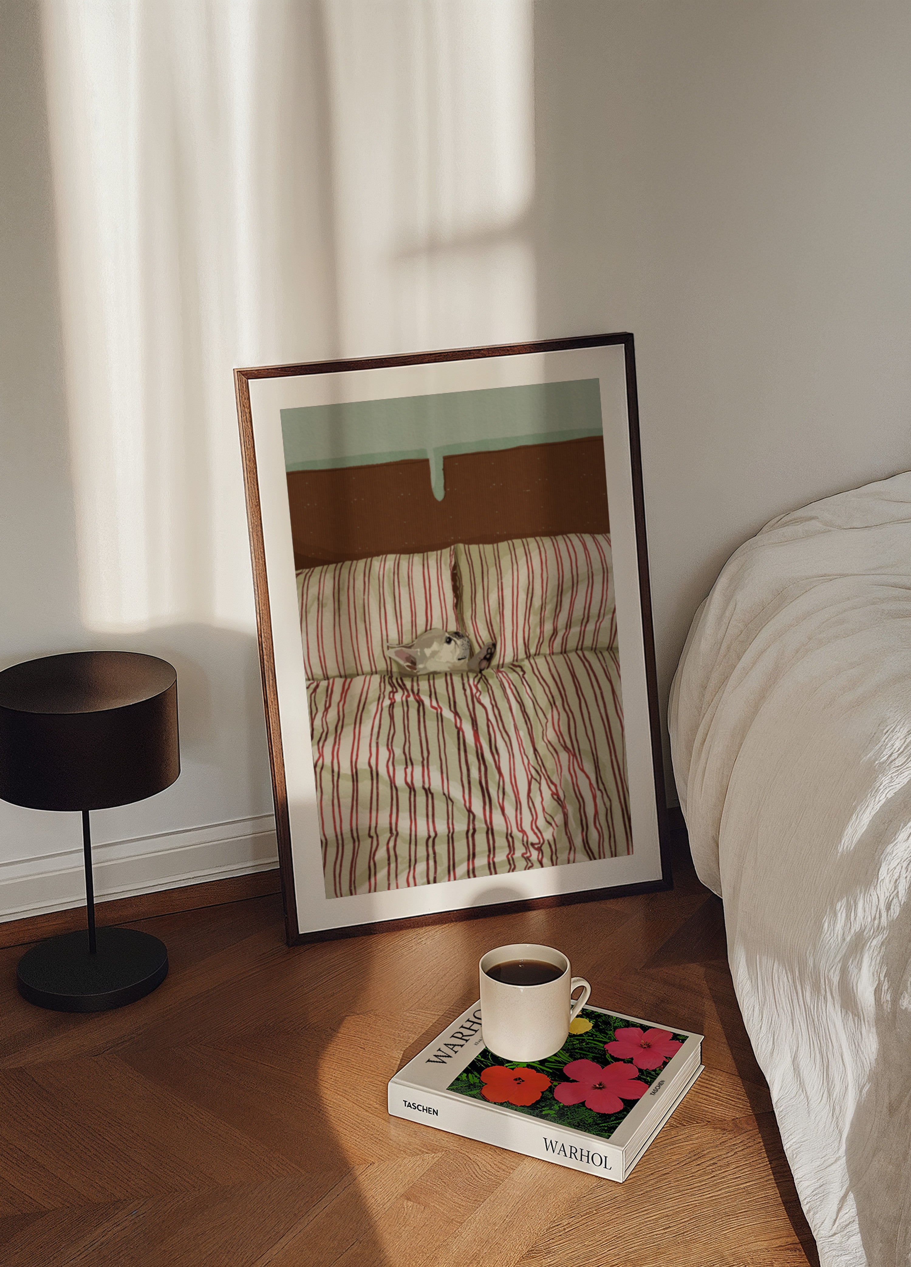 Cane accogliente a letto