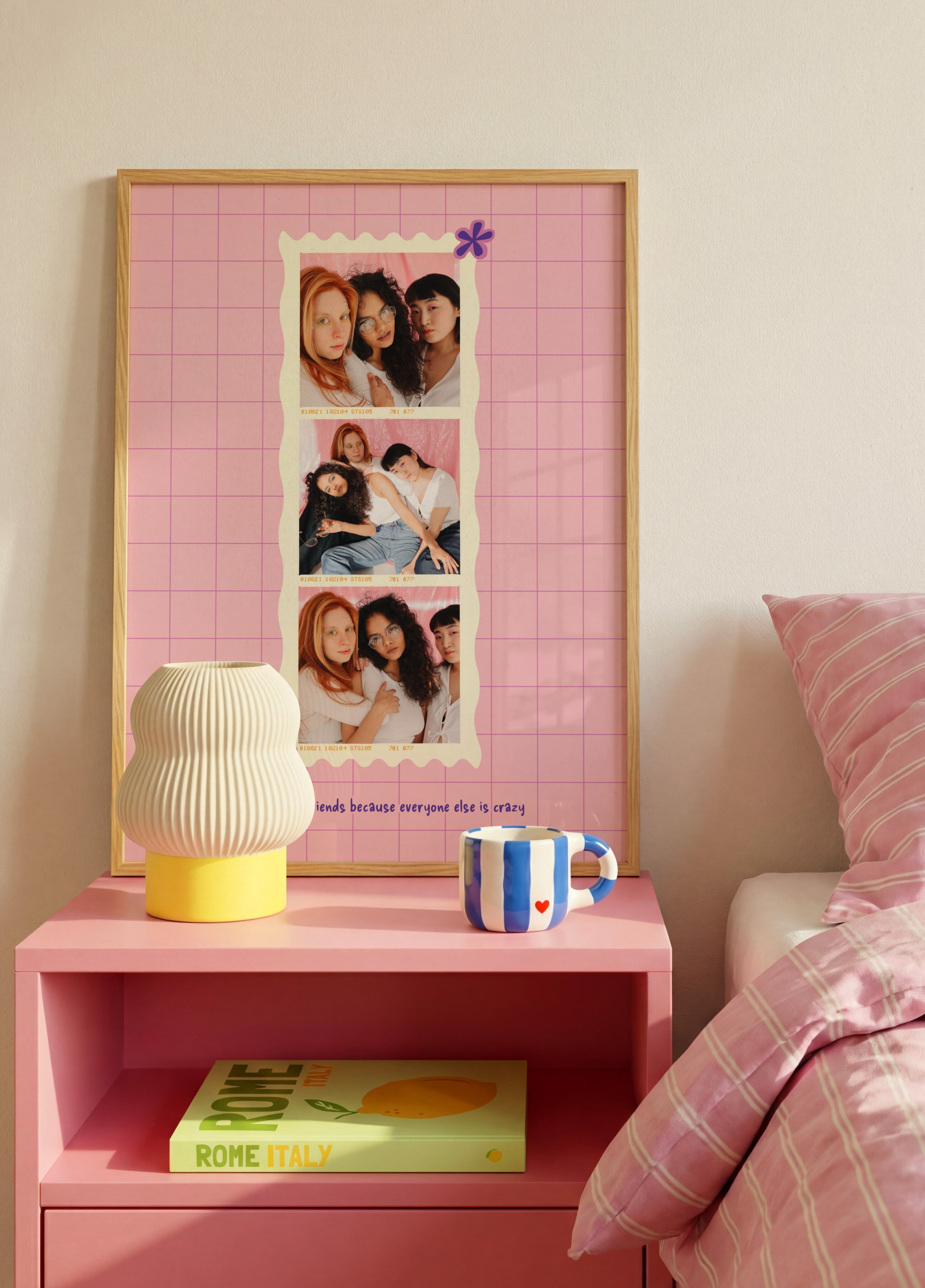 Collage rosa degli amici della Polaroid