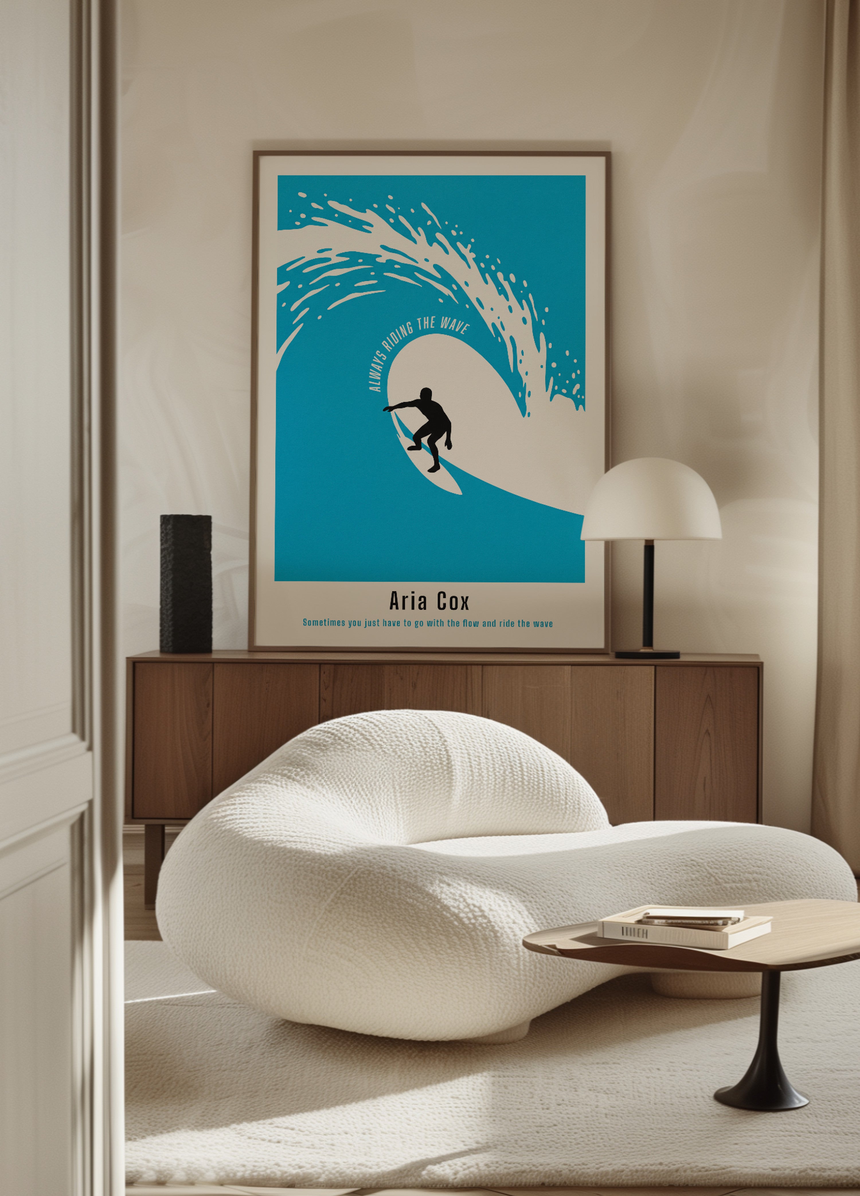 Poster surfista non personale di un'onda