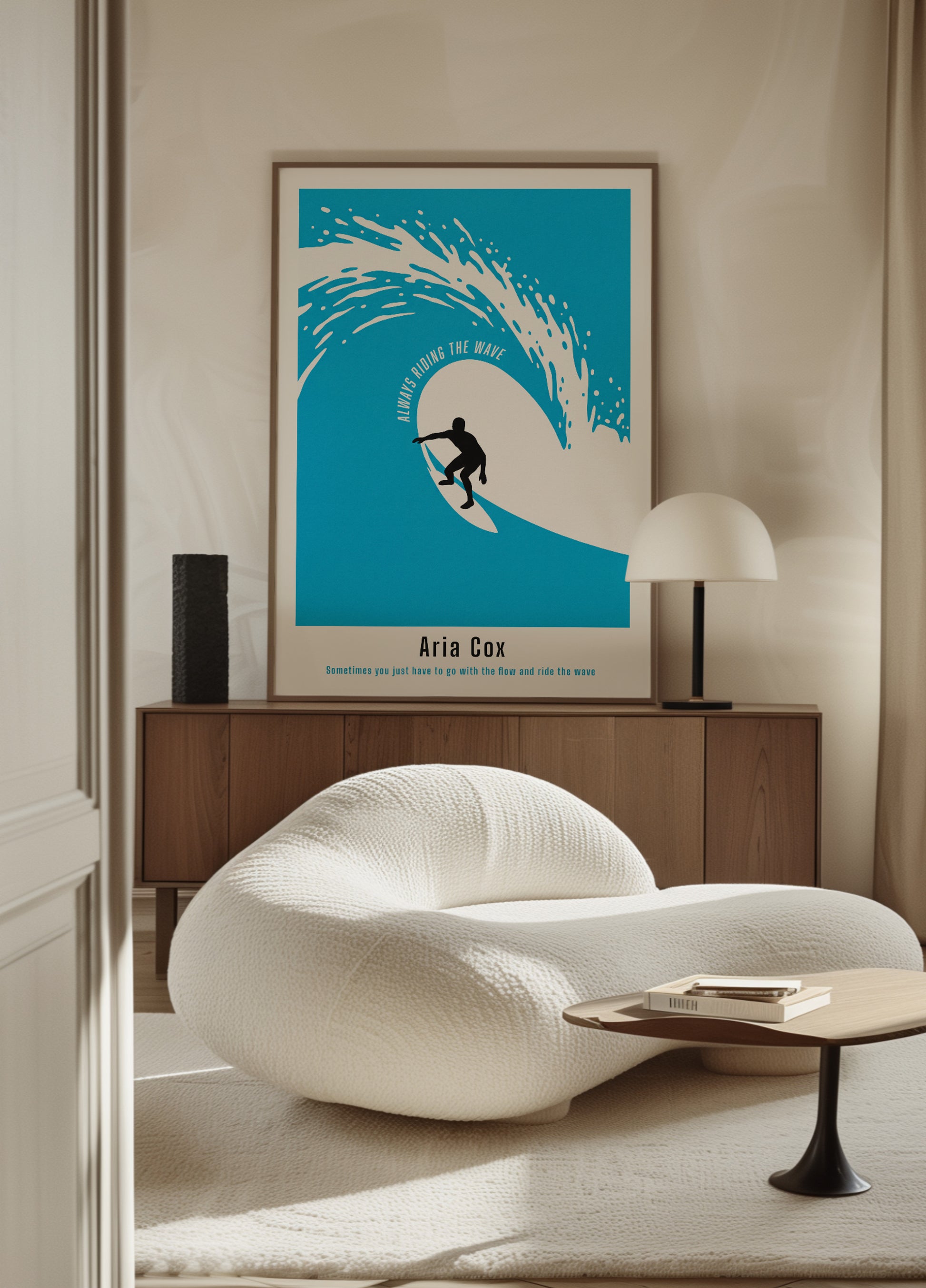 Poster surfista non personale di un'onda